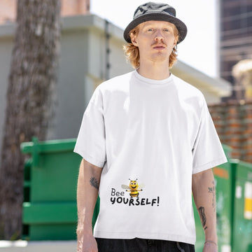 Kooky American man posing in a fresh funny t-shirt - New Collection
